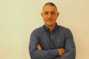 Mike Coppola, Ottico da Ottica De Cusatis a Salerno